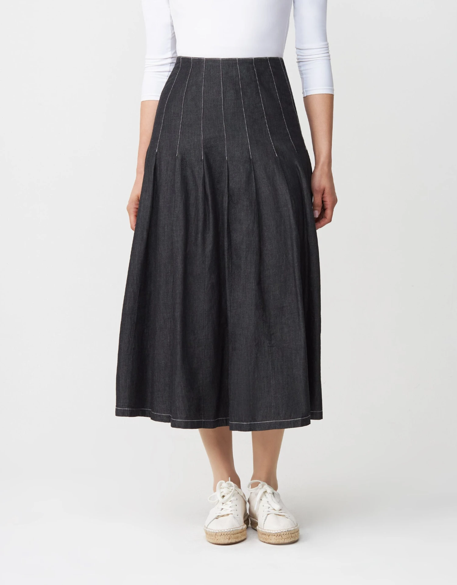 33" Tuck Pleat Skirt With Exposed Zipper And White Stitching Denim Black 1 33" Tuck Pleat Skirt With Exposed Zipper And White Stitching Denim Black