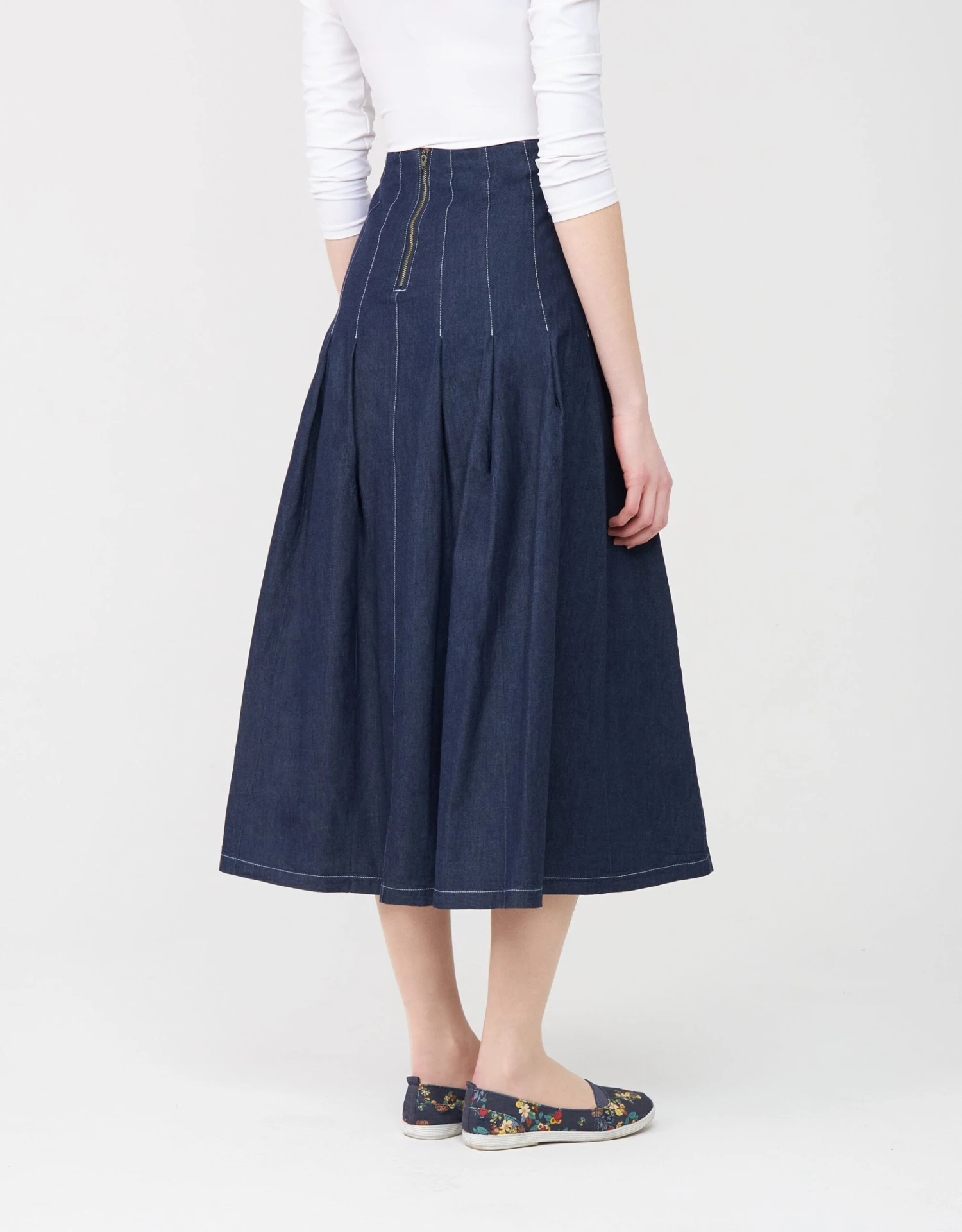 33" Tuck Pleat Skirt With Exposed Zipper And White Stitching Denim Blue 3 33" Tuck Pleat Skirt With Exposed Zipper And White Stitching Denim Blue - Image 3