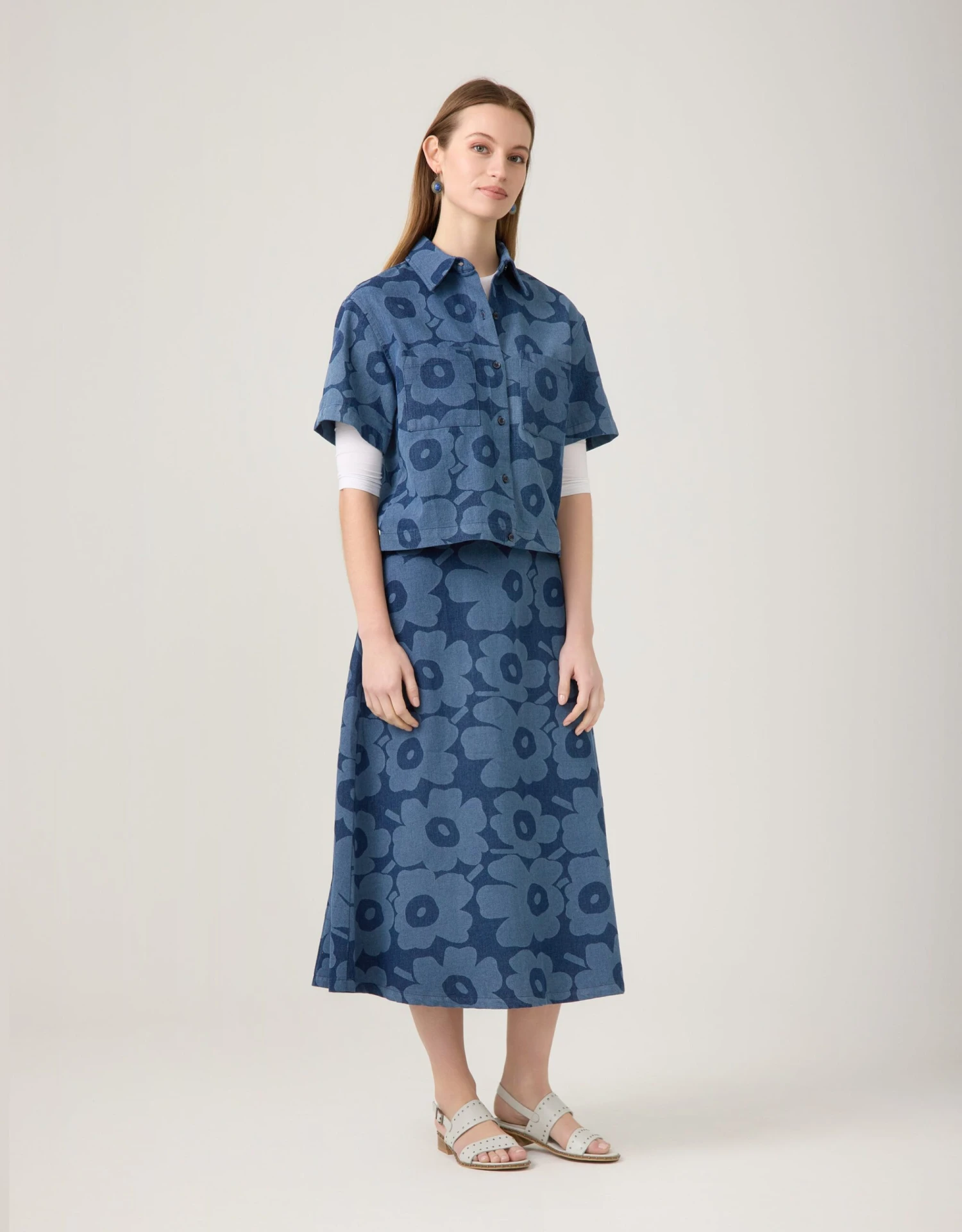 AVID Cropped Denim Button Jacket Blooms Blue 2 AVID Cropped Denim Button Jacket Blooms Blue - Image 2