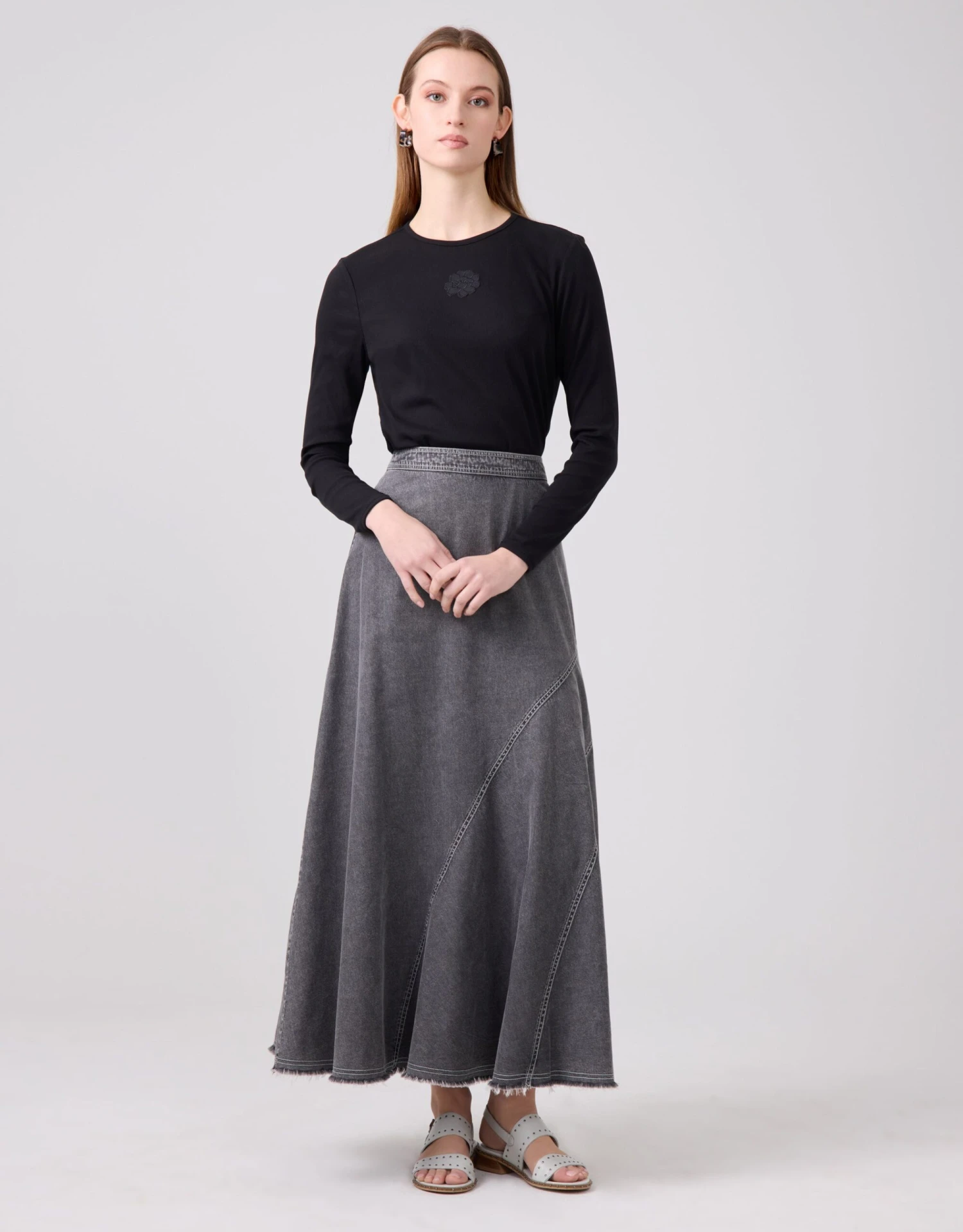 AVID Ribbed Crew Tee With AppliqueBlack 2 AVID Ribbed Crew Tee With AppliqueBlack - Image 2