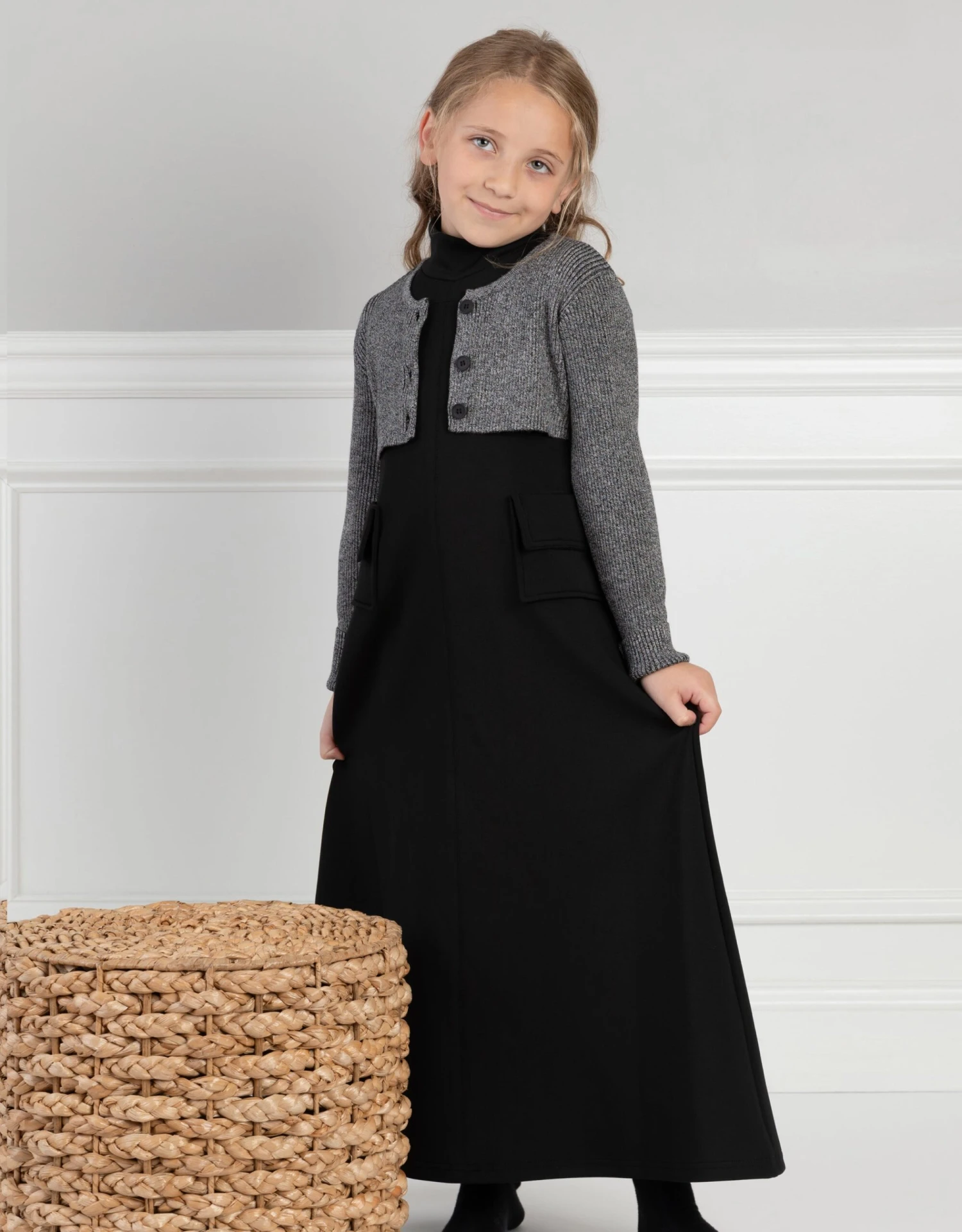 Girls Maxi Shabbos Robe With Turtleneck And Cargo Pockets Black 2 Girls Maxi Shabbos Robe With Turtleneck And Cargo Pockets Black - Image 2