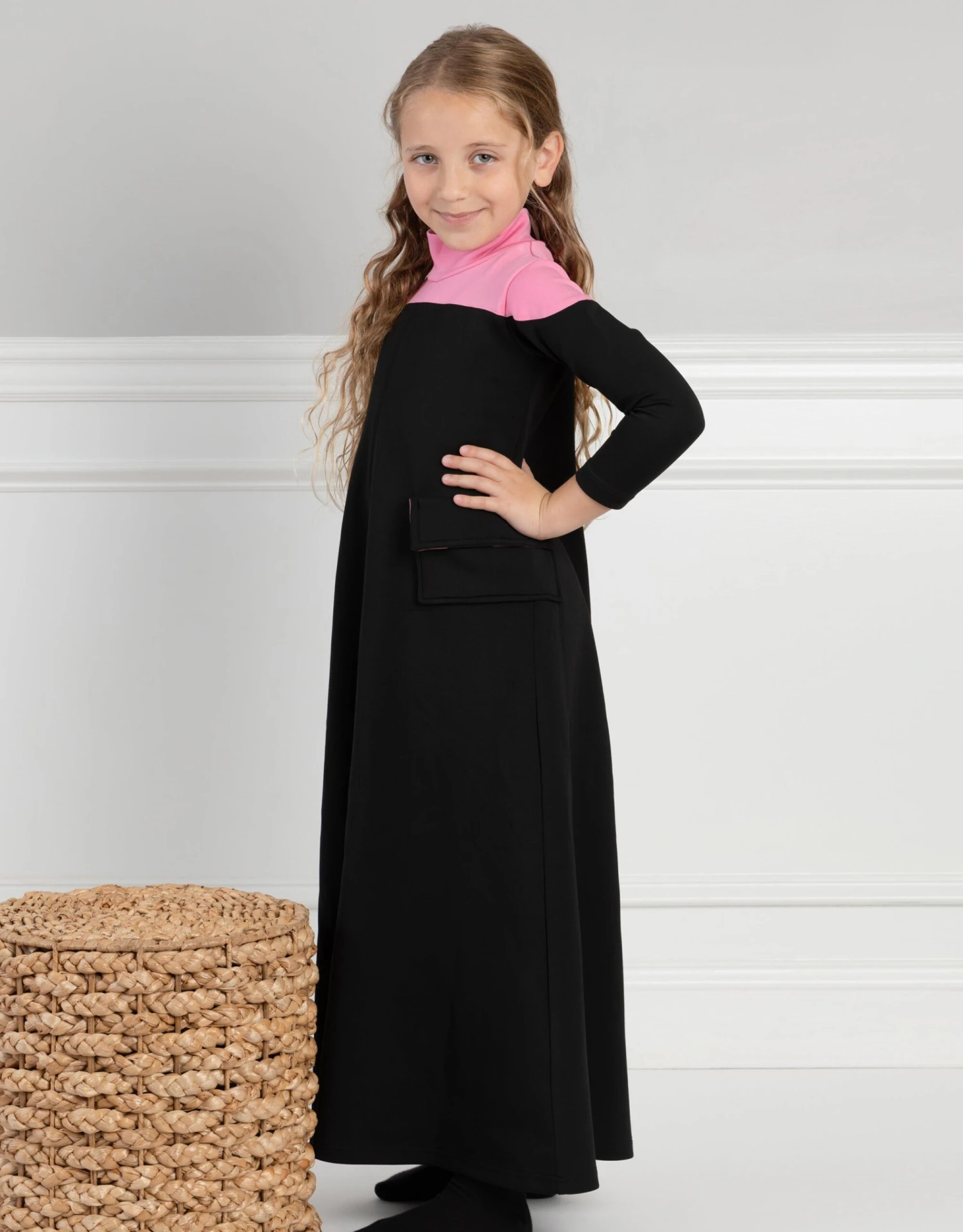 Girls Colorblock Maxi Shabbos Robe With Turtleneck And Cargo Pockets Black Pink 2 Girls Colorblock Maxi Shabbos Robe With Turtleneck And Cargo Pockets Black Pink - Image 2