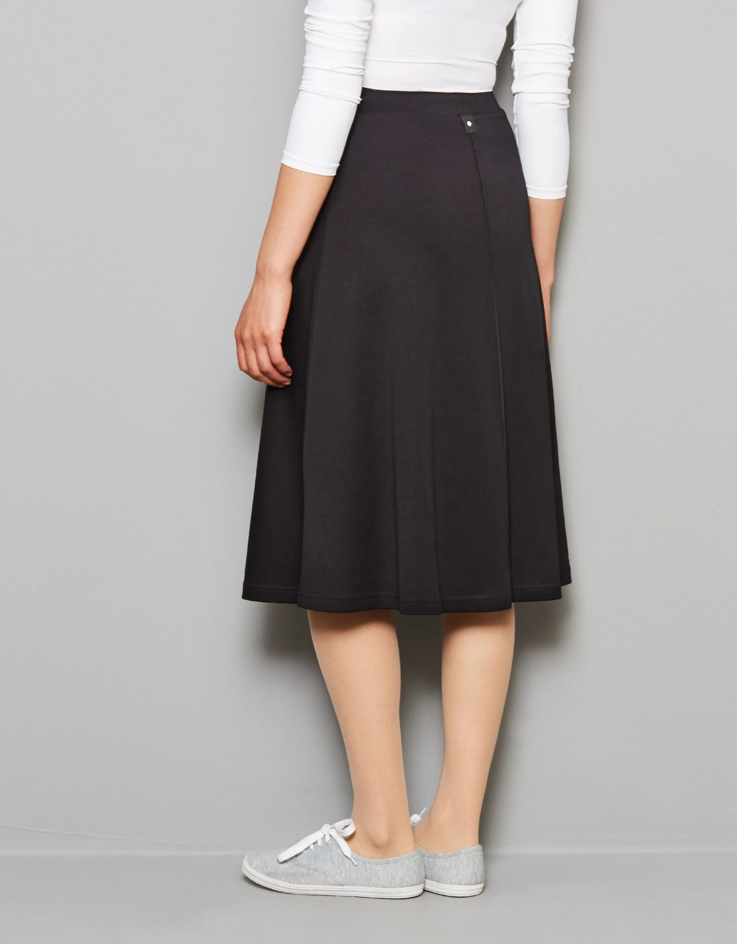 27"-29"-34"-37" Aline Seamed Lightweight Jersey Skirt With Covered Elastic Waistband Black 2 27"-29"-34"-37" Aline Seamed Lightweight Jersey Skirt With Covered Elastic Waistband Black - Image 2