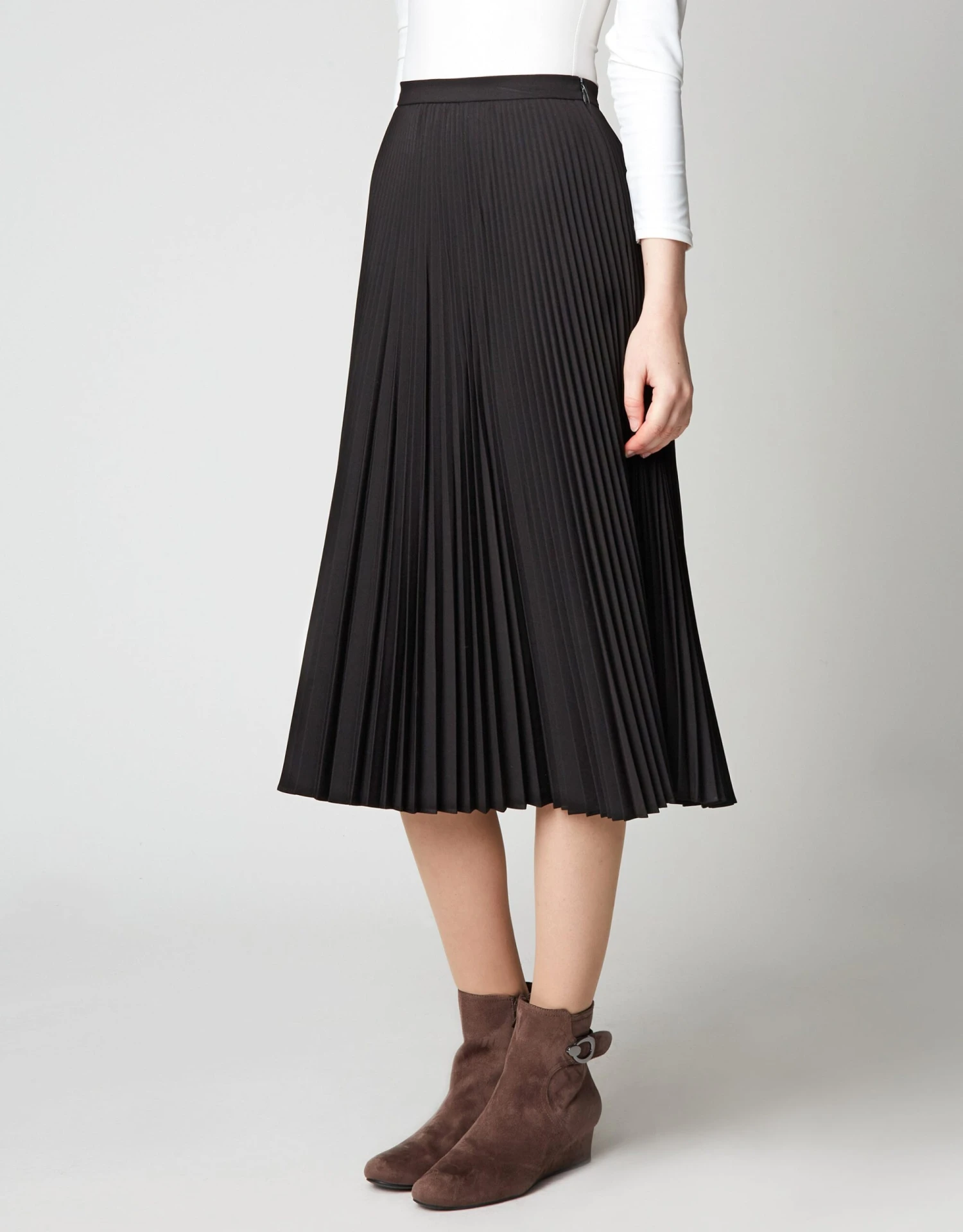 29" Unlined Accordian Mini Pleat Crepe Skirt Black 1 29" Unlined Accordian Mini Pleat Crepe Skirt Black